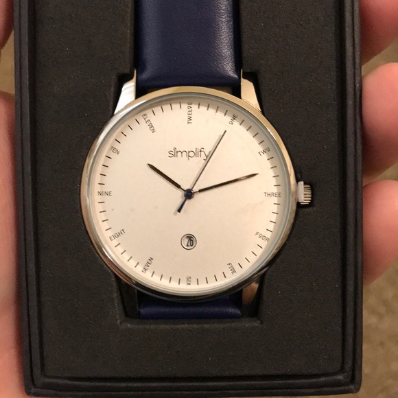 Simplify Wrist Watch - Picture 2 of 4